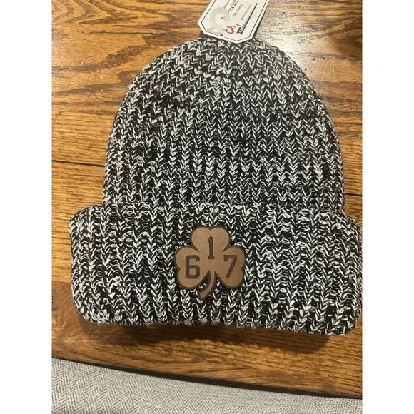 CHOWDAHEADZ (BOSTON) MENS WINTER CUFF BEANIE HAT NWT BLACK W/ 617 PATCH LOGO - Picture 1 of 3